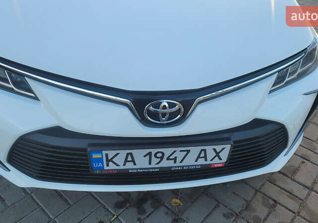 Белый Тойота Королла, объемом двигателя 1.6 л и пробегом 104 тыс. км за 14500 $, фото 4 на Automoto.ua
