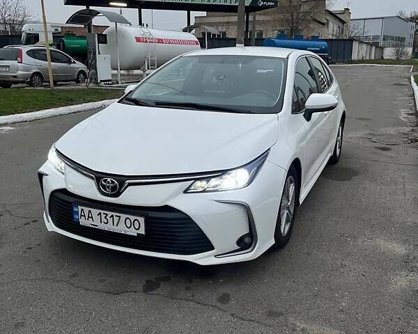 Білий Тойота Королла, об'ємом двигуна 1.6 л та пробігом 88 тис. км за 15800 $, фото 1 на Automoto.ua