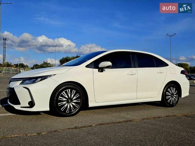 Білий Тойота Королла, об'ємом двигуна 1.6 л та пробігом 117 тис. км за 14900 $, фото 4 на Automoto.ua
