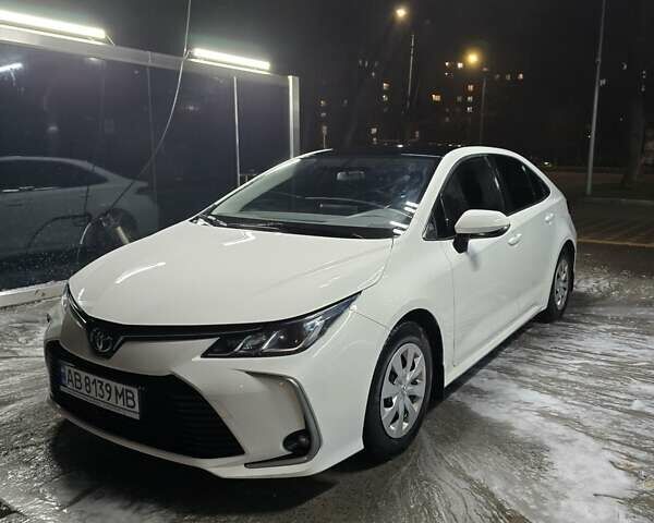 Белый Тойота Королла, объемом двигателя 1.6 л и пробегом 121 тыс. км за 16500 $, фото 1 на Automoto.ua