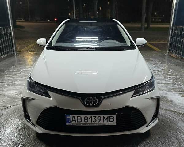 Белый Тойота Королла, объемом двигателя 1.6 л и пробегом 121 тыс. км за 16500 $, фото 2 на Automoto.ua