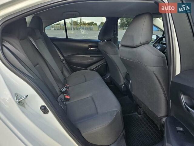 Білий Тойота Королла, об'ємом двигуна 1.6 л та пробігом 117 тис. км за 14900 $, фото 23 на Automoto.ua