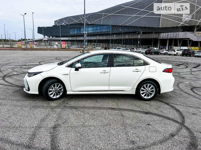 Белый Тойота Королла, объемом двигателя 1.8 л и пробегом 130 тыс. км за 19999 $, фото 1 на Automoto.ua