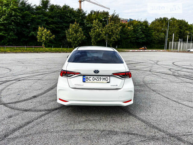 Белый Тойота Королла, объемом двигателя 1.8 л и пробегом 130 тыс. км за 19999 $, фото 4 на Automoto.ua