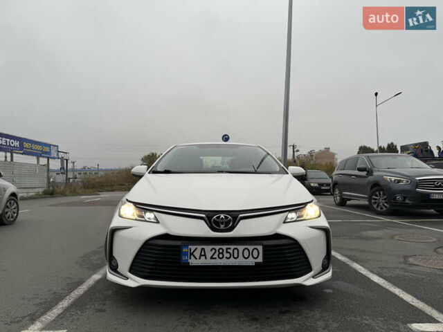 Білий Тойота Королла, об'ємом двигуна 1.6 л та пробігом 114 тис. км за 16650 $, фото 6 на Automoto.ua