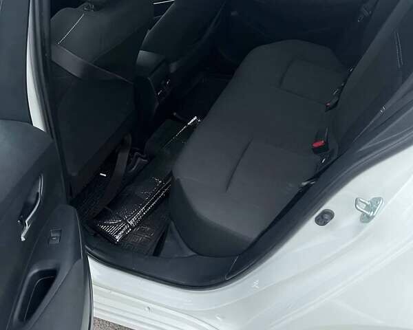 Білий Тойота Королла, об'ємом двигуна 1.6 л та пробігом 88 тис. км за 15800 $, фото 6 на Automoto.ua