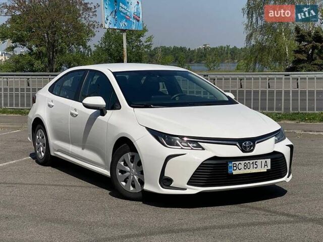 Белый Тойота Королла, объемом двигателя 1.6 л и пробегом 123 тыс. км за 14800 $, фото 1 на Automoto.ua