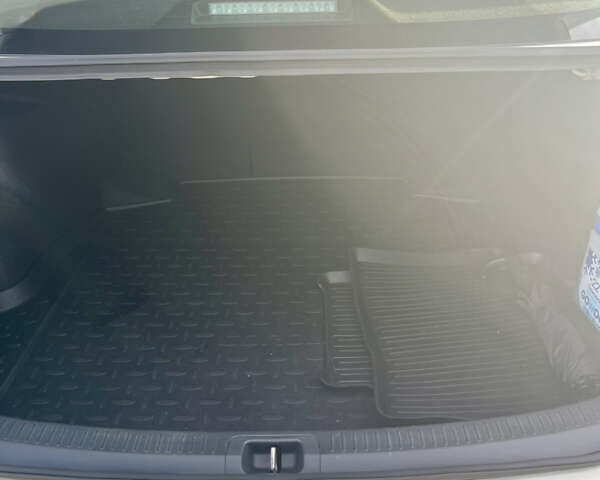 Білий Тойота Королла, об'ємом двигуна 1.6 л та пробігом 43 тис. км за 17000 $, фото 12 на Automoto.ua