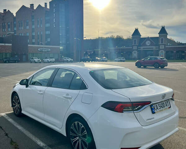 Білий Тойота Королла, об'ємом двигуна 1.6 л та пробігом 43 тис. км за 17000 $, фото 5 на Automoto.ua