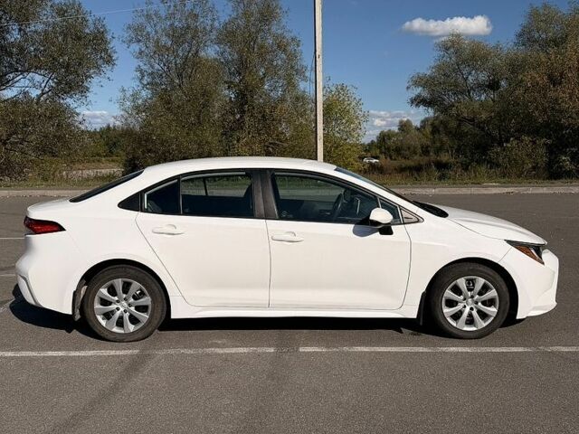 Белый Тойота Королла, объемом двигателя 1.8 л и пробегом 52 тыс. км за 17700 $, фото 5 на Automoto.ua