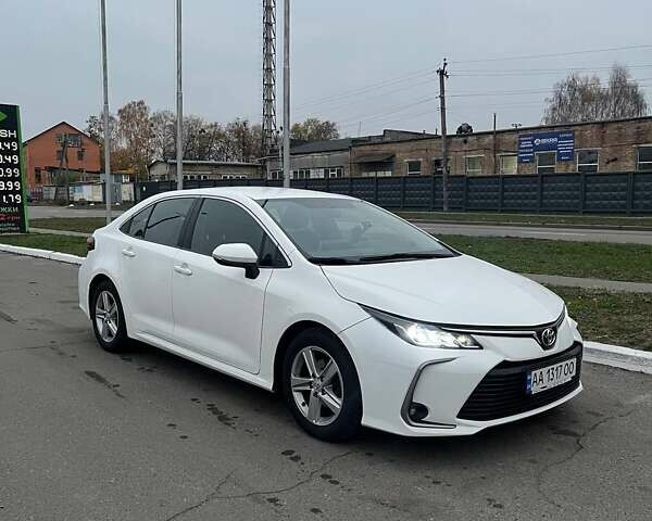 Білий Тойота Королла, об'ємом двигуна 1.6 л та пробігом 88 тис. км за 15800 $, фото 2 на Automoto.ua