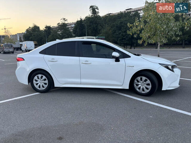 Белый Тойота Королла, объемом двигателя 1.8 л и пробегом 118 тыс. км за 18000 $, фото 3 на Automoto.ua