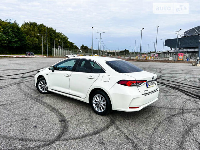 Белый Тойота Королла, объемом двигателя 1.8 л и пробегом 130 тыс. км за 19999 $, фото 2 на Automoto.ua