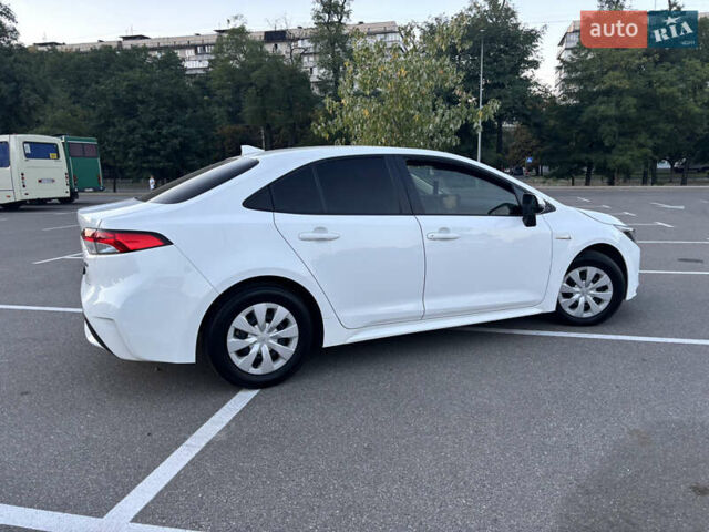 Белый Тойота Королла, объемом двигателя 1.8 л и пробегом 118 тыс. км за 18000 $, фото 4 на Automoto.ua