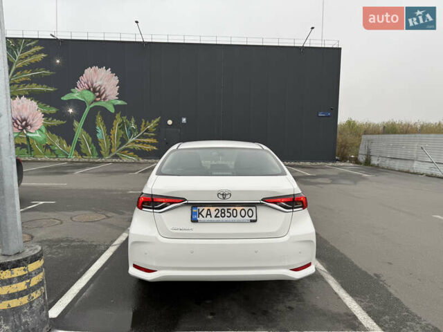Білий Тойота Королла, об'ємом двигуна 1.6 л та пробігом 114 тис. км за 16650 $, фото 3 на Automoto.ua