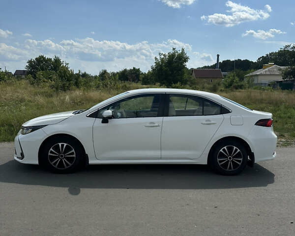 Белый Тойота Королла, объемом двигателя 1.6 л и пробегом 75 тыс. км за 16500 $, фото 2 на Automoto.ua