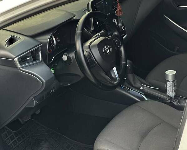 Белый Тойота Королла, объемом двигателя 1.6 л и пробегом 130 тыс. км за 14699 $, фото 11 на Automoto.ua