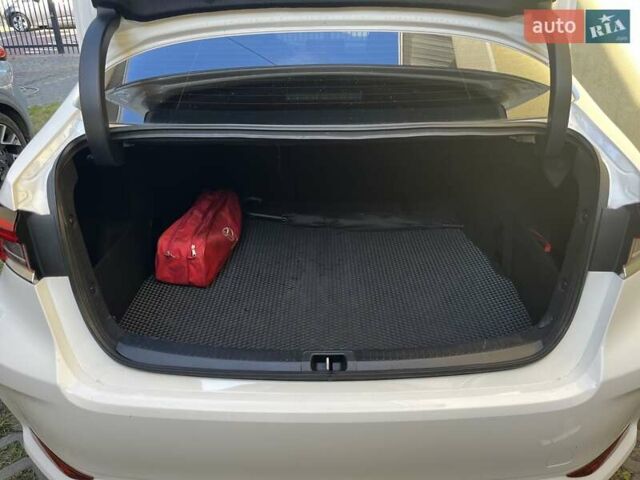 Білий Тойота Королла, об'ємом двигуна 1.6 л та пробігом 132 тис. км за 15800 $, фото 22 на Automoto.ua