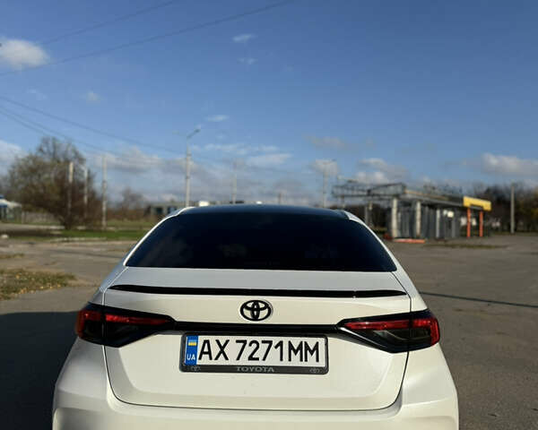 Білий Тойота Королла, об'ємом двигуна 1.8 л та пробігом 170 тис. км за 19500 $, фото 5 на Automoto.ua