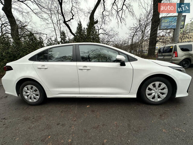 Білий Тойота Королла, об'ємом двигуна 1.6 л та пробігом 115 тис. км за 15000 $, фото 3 на Automoto.ua