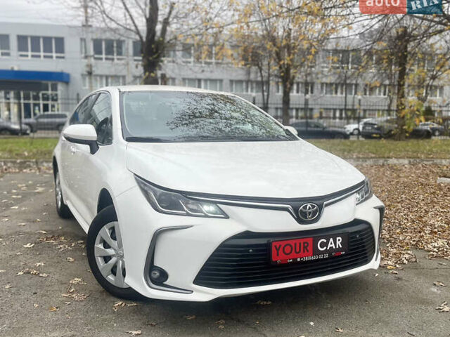 Белый Тойота Королла, объемом двигателя 1.6 л и пробегом 96 тыс. км за 16500 $, фото 4 на Automoto.ua