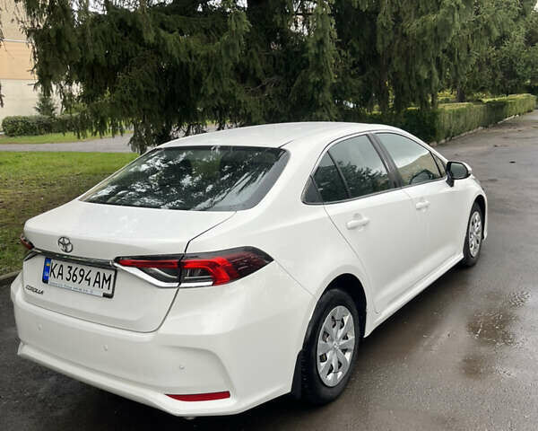 Белый Тойота Королла, объемом двигателя 1.6 л и пробегом 143 тыс. км за 14000 $, фото 5 на Automoto.ua