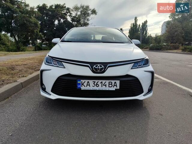 Белый Тойота Королла, объемом двигателя 1.6 л и пробегом 82 тыс. км за 15300 $, фото 4 на Automoto.ua
