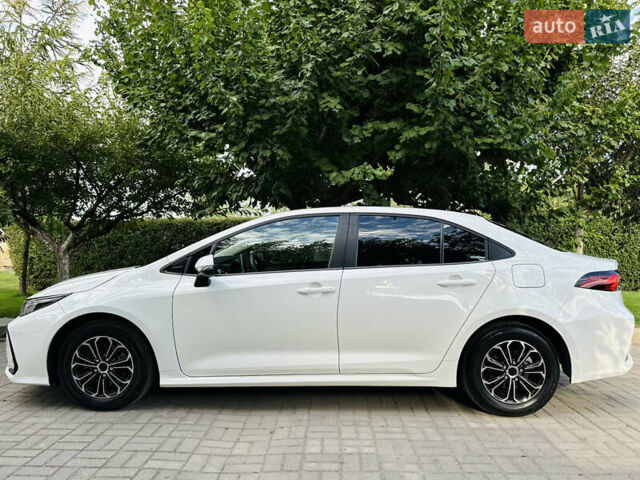 Белый Тойота Королла, объемом двигателя 1.6 л и пробегом 52 тыс. км за 15600 $, фото 4 на Automoto.ua