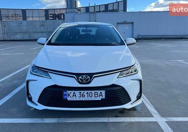 Белый Тойота Королла, объемом двигателя 1.6 л и пробегом 88 тыс. км за 15300 $, фото 2 на Automoto.ua