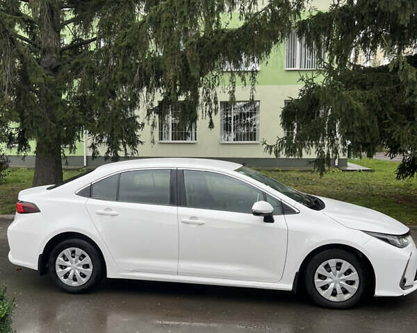 Белый Тойота Королла, объемом двигателя 1.6 л и пробегом 143 тыс. км за 14000 $, фото 6 на Automoto.ua