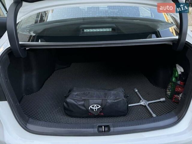 Білий Тойота Королла, об'ємом двигуна 1.6 л та пробігом 70 тис. км за 17999 $, фото 12 на Automoto.ua
