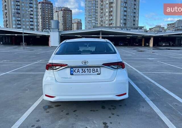 Белый Тойота Королла, объемом двигателя 1.6 л и пробегом 88 тыс. км за 15300 $, фото 5 на Automoto.ua