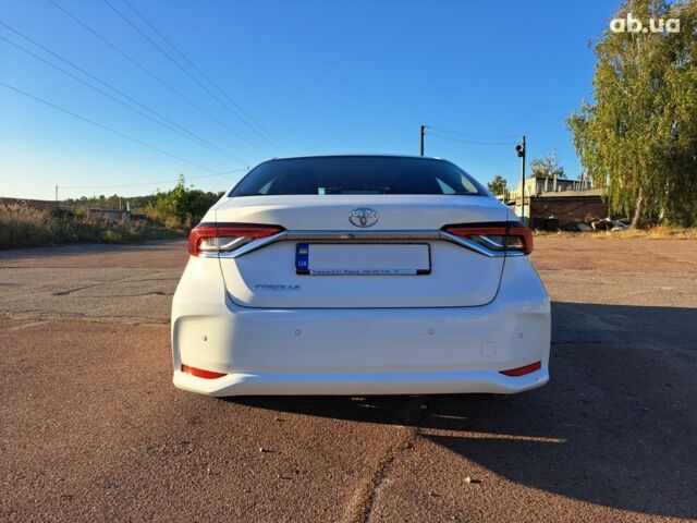 Белый Тойота Королла, объемом двигателя 0 л и пробегом 119 тыс. км за 15800 $, фото 7 на Automoto.ua