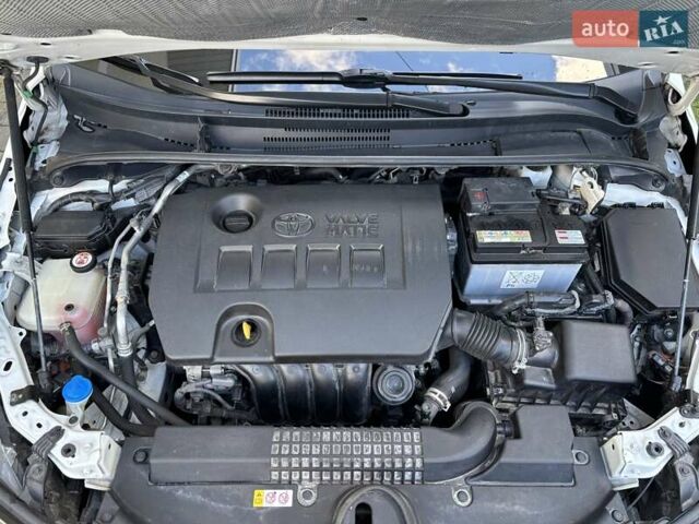 Білий Тойота Королла, об'ємом двигуна 1.6 л та пробігом 132 тис. км за 15800 $, фото 24 на Automoto.ua
