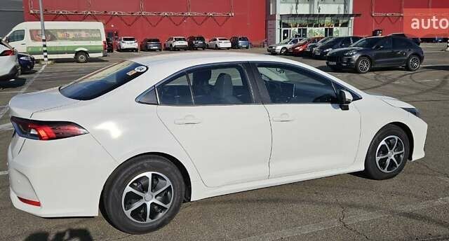Белый Тойота Королла, объемом двигателя 1.6 л и пробегом 126 тыс. км за 14100 $, фото 12 на Automoto.ua