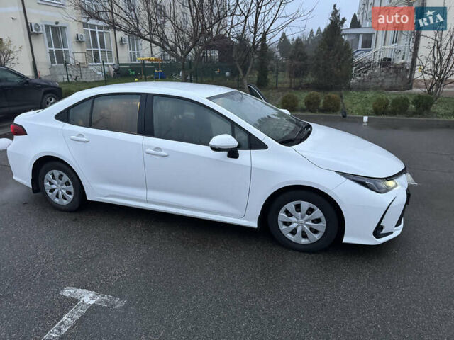 Белый Тойота Королла, объемом двигателя 1.6 л и пробегом 72 тыс. км за 16190 $, фото 1 на Automoto.ua