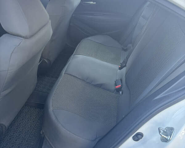 Белый Тойота Королла, объемом двигателя 1.6 л и пробегом 139 тыс. км за 16500 $, фото 5 на Automoto.ua