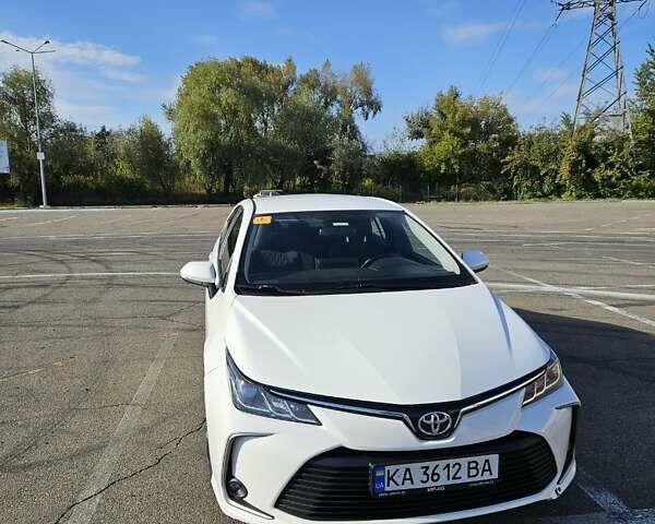 Белый Тойота Королла, объемом двигателя 1.6 л и пробегом 126 тыс. км за 14100 $, фото 11 на Automoto.ua