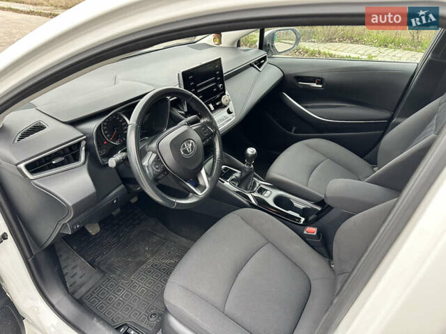 Білий Тойота Королла, об'ємом двигуна 1.6 л та пробігом 57 тис. км за 18900 $, фото 4 на Automoto.ua