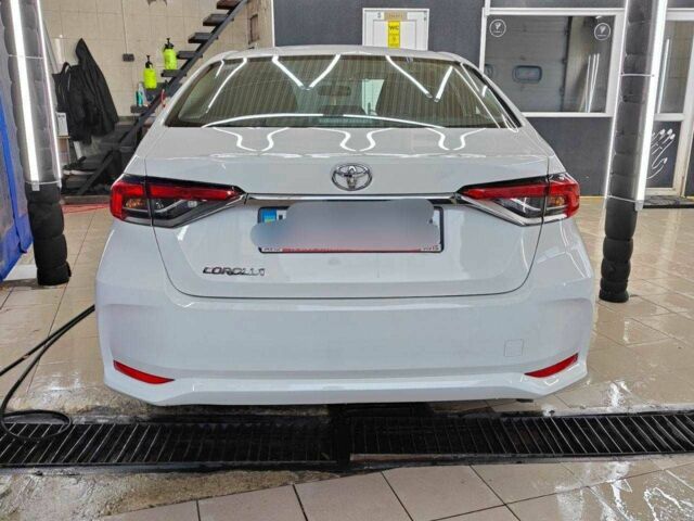 Белый Тойота Королла, объемом двигателя 1.6 л и пробегом 75 тыс. км за 18500 $, фото 2 на Automoto.ua