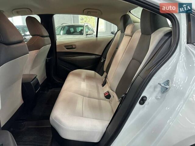 Белый Тойота Королла, объемом двигателя 1.8 л и пробегом 50 тыс. км за 19999 $, фото 16 на Automoto.ua