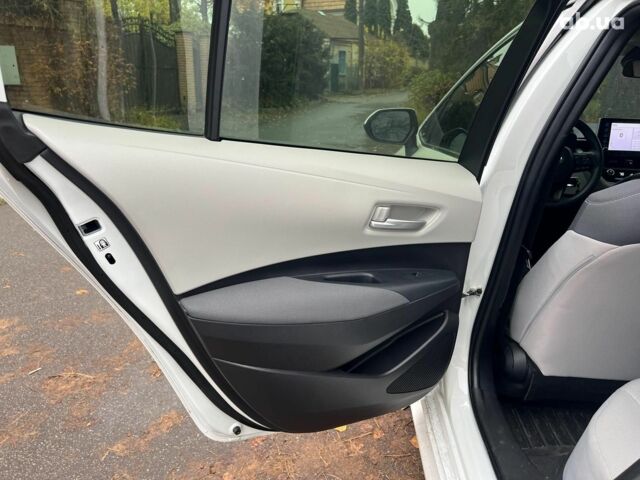 Белый Тойота Королла, объемом двигателя 1.8 л и пробегом 40 тыс. км за 16990 $, фото 17 на Automoto.ua