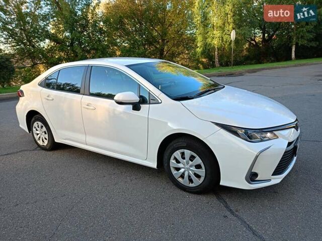 Тойота Королла 2021 в Киеве на Automoto.ua Белый Тойота Королла, объемом двигателя 1.6 л и пробегом 103 тыс. км за 16900 $, фото 5 на Automoto.ua