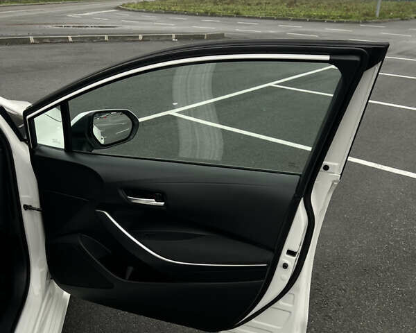 Білий Тойота Королла, об'ємом двигуна 1.6 л та пробігом 107 тис. км за 16500 $, фото 29 на Automoto.ua