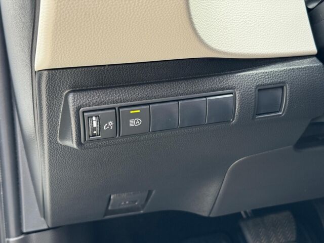 Білий Тойота Королла, об'ємом двигуна 1.8 л та пробігом 28 тис. км за 20990 $, фото 19 на Automoto.ua