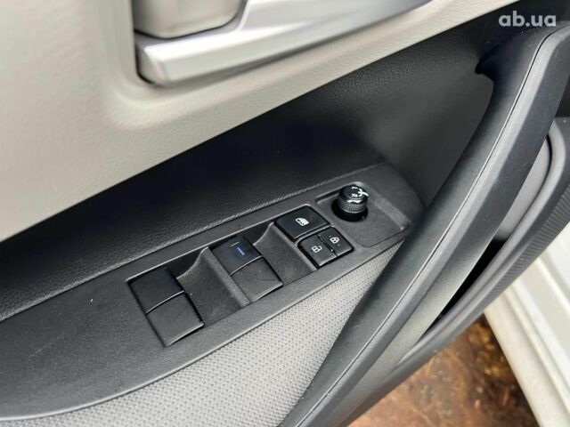 Белый Тойота Королла, объемом двигателя 1.8 л и пробегом 40 тыс. км за 16990 $, фото 10 на Automoto.ua