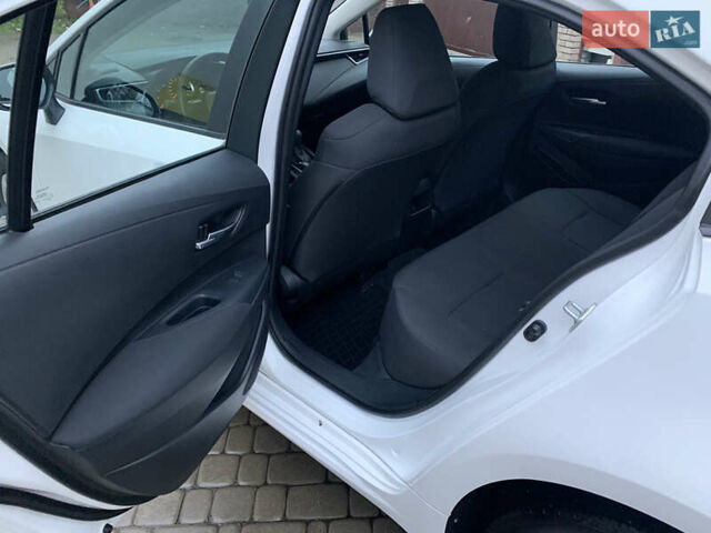 Белый Тойота Королла, объемом двигателя 1.6 л и пробегом 30 тыс. км за 16000 $, фото 10 на Automoto.ua