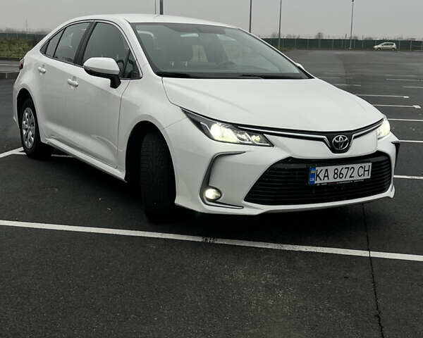 Білий Тойота Королла, об'ємом двигуна 1.6 л та пробігом 107 тис. км за 16500 $, фото 1 на Automoto.ua