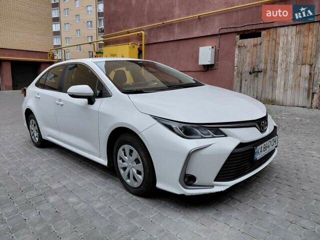 Белый Тойота Королла, объемом двигателя 1.6 л и пробегом 193 тыс. км за 15800 $, фото 3 на Automoto.ua