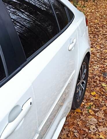 Білий Тойота Королла, об'ємом двигуна 1.8 л та пробігом 169 тис. км за 19900 $, фото 4 на Automoto.ua